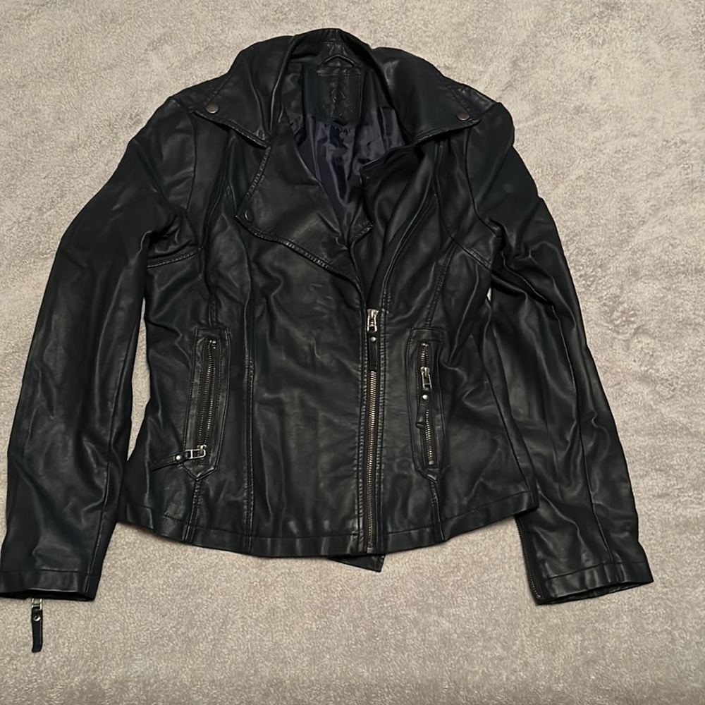 🎸 look like a bad a** rocker chick in this Max Studio small pleather jacket